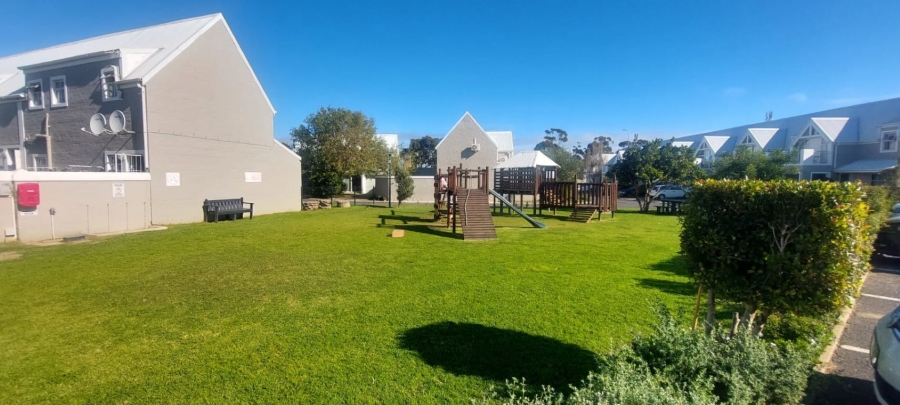 To Let 2 Bedroom Property for Rent in Guldenland Western Cape